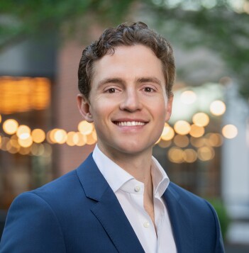 Duncan Moore Headshot